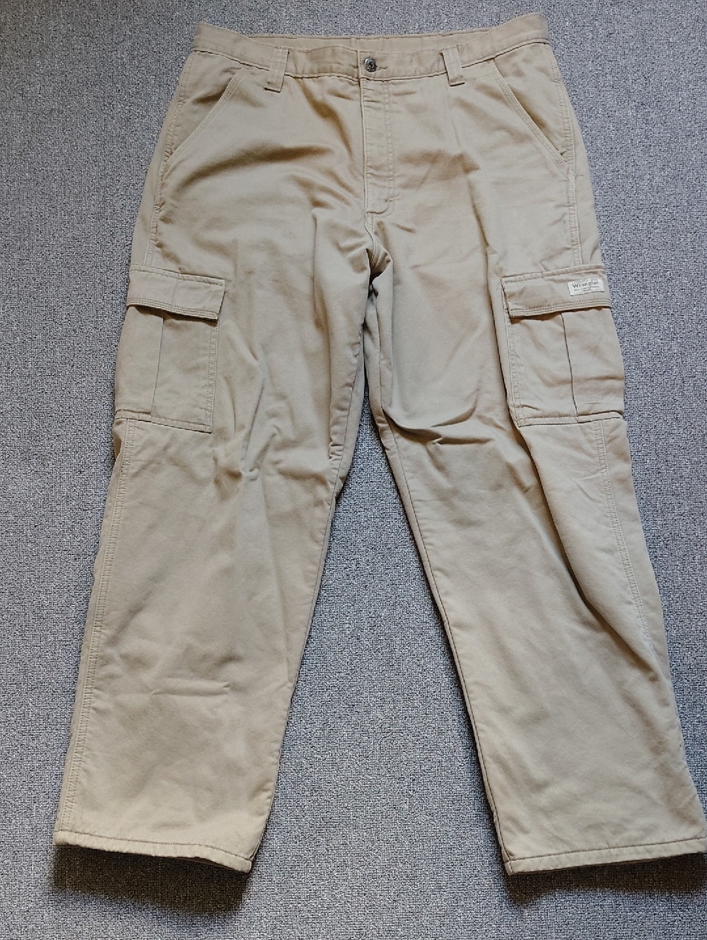 Wrangler Men's Fleece Lined Cargo Pants in Khaki